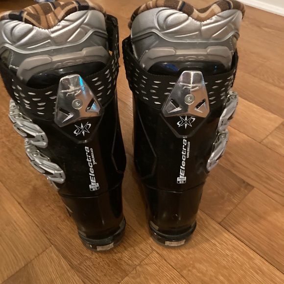 Dalbello Ski Boots Size 5.5 can fit 6 - Picture 3 of 4